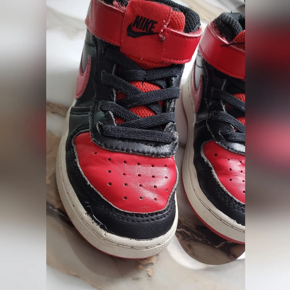Nike Court Borough Mid 2. Toddler Size 9c Color Red And Black.